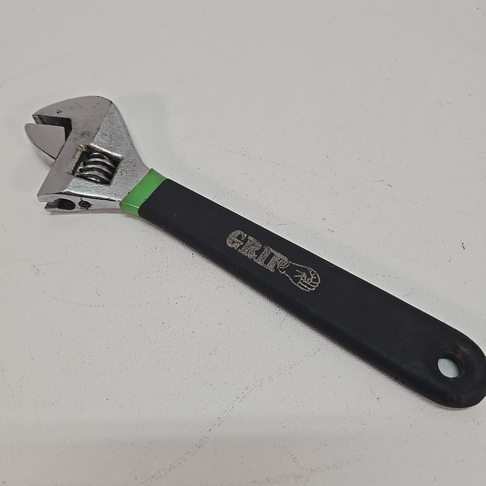 GRIP 10" ADJUSTABLE WRENCH WITH CUSHION GRIP HANDLE